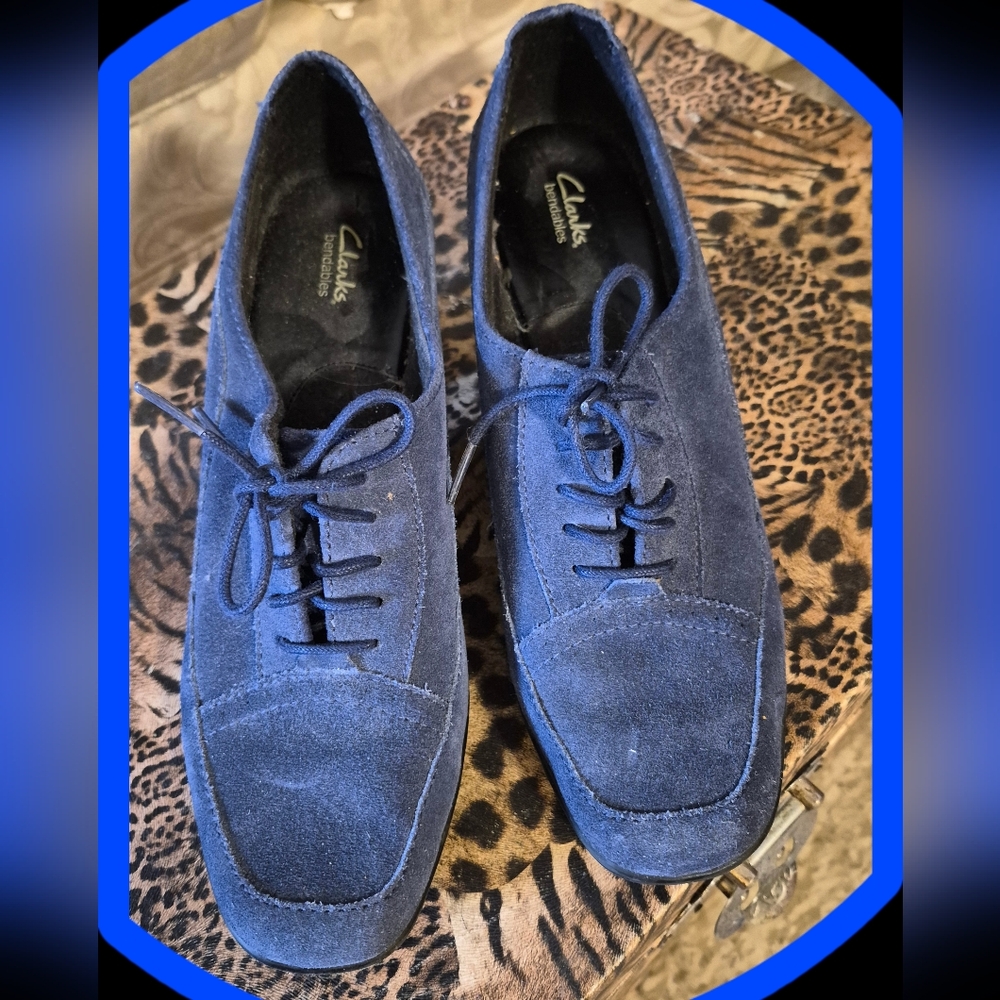 Clark's Blue Suede Laced Oxford Bendables w/2.5 Block Heel & Rubber Outsole